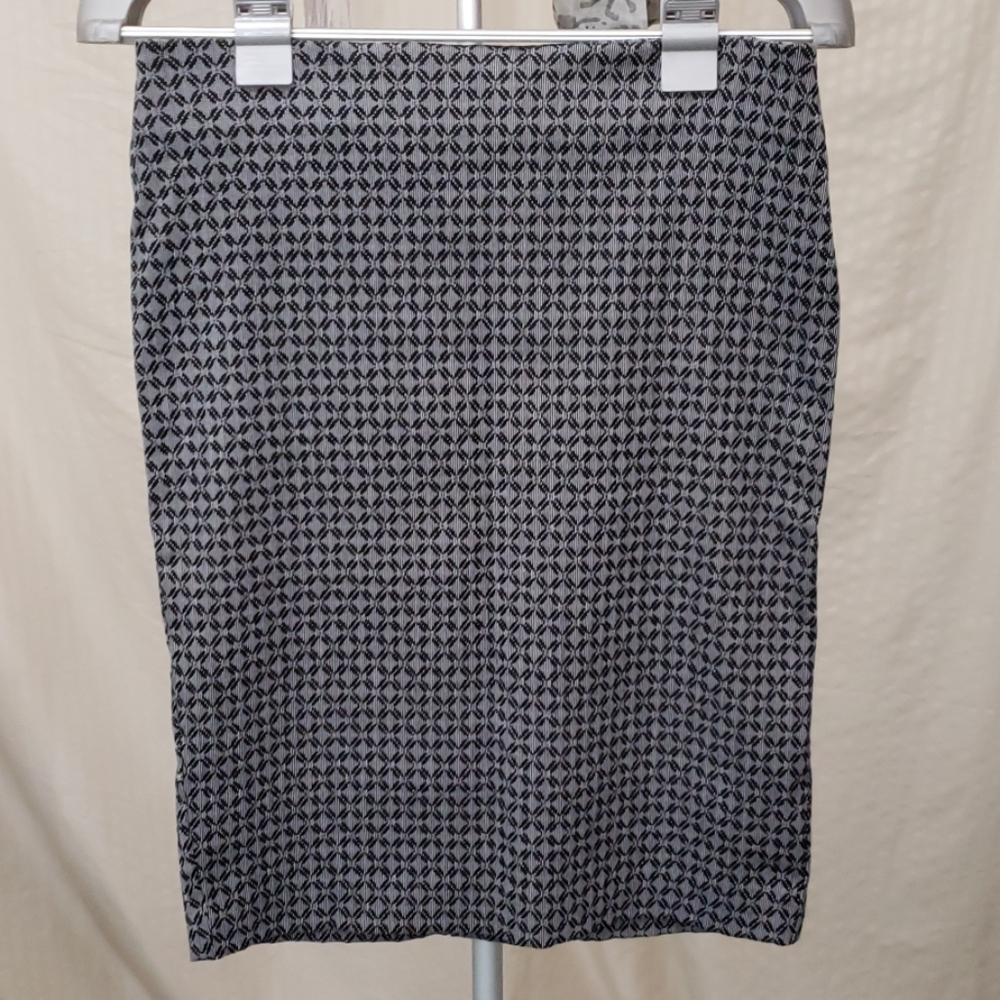 Van Heusen stretch pencil skirt